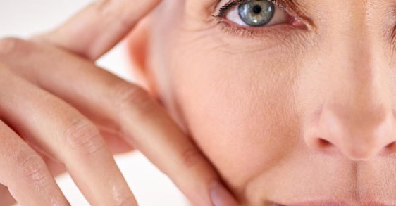 Milyen hatással van a változókor az arcbőrre? -  Feszességvesztés, száraz bőr